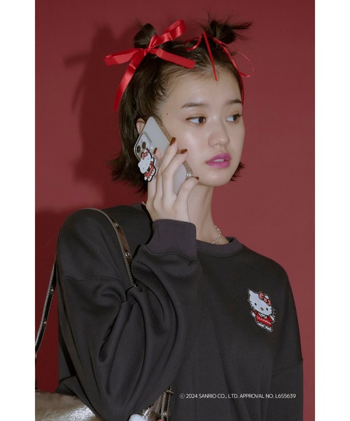 Lil Ambition(リルアンビション)の「HELLO KITTY×Lil Ambition Wappen Sweat ワッペンスウェット ハローキティコラボ(スウェット・レディース・ネイビー/グレー・フリー)」の9枚目の写真
