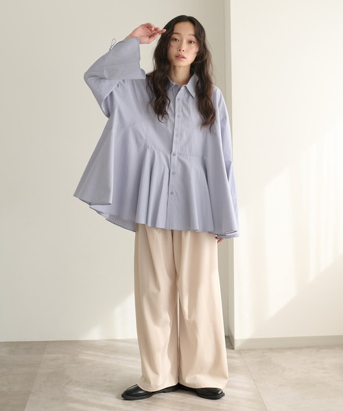 apres jour clair(アプレジュールクレア)の「【apres jour clair】ペプラムチュニックシャツ(シャツ/ブラウス・レディース・ブルー/ベージュ/アイボリー・X-LARGE/フリー)」の3枚目の写真