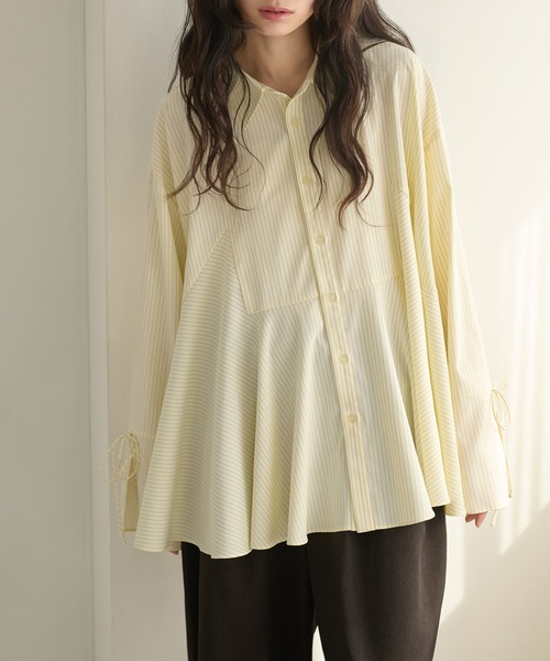 apres jour clair(アプレジュールクレア)の「【apres jour clair】ペプラムチュニックシャツ(シャツ/ブラウス・レディース・ブルー/ベージュ/アイボリー・X-LARGE/フリー)」の1枚目の写真