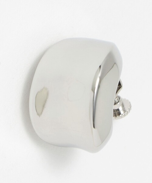 UNITED ARROWS（ユナイテッドアローズ）の「Jシェイプ  イヤリング（イヤリング・レディース・ゴールド/シルバー・FREE）」の7枚目の写真