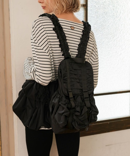 DONOBAN（ドノバン）の「ショルダーフリルギャザーリュック（バックパック/リュック・レディース・ブラック×ブラック/アイボリー/ブラック×シルバー・ONE SIZE）」の8枚目の写真