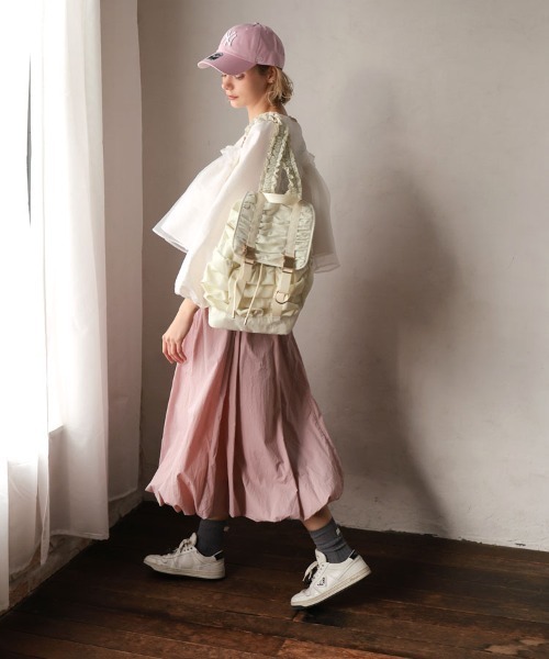 DONOBAN（ドノバン）の「ショルダーフリルギャザーリュック（バックパック/リュック・レディース・ブラック×ブラック/アイボリー/ブラック×シルバー・ONE SIZE）」の17枚目の写真