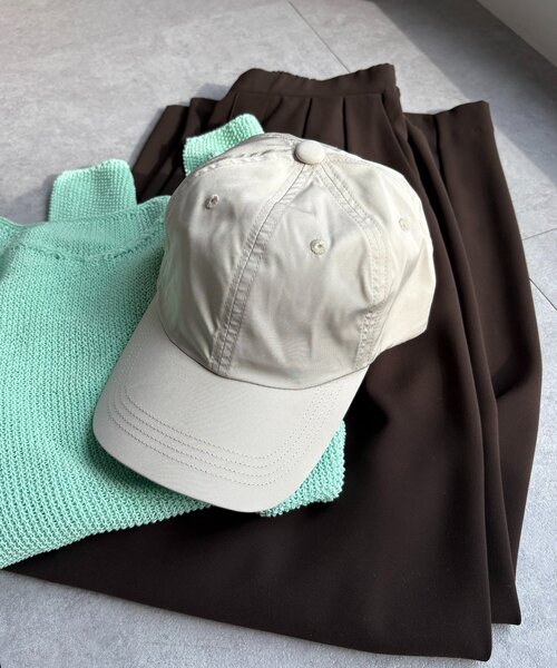 DouDou(ドゥドゥ)の「撥水加工ナイロンキャップ(ハット・レディース・グレイッシュベージュ/ブラック・FREE)」の2枚目の写真