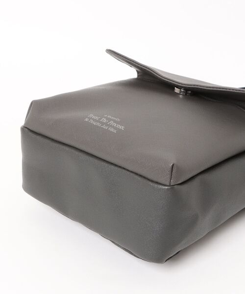 BACK NUMBER（バックナンバー）の「【BACK NUMBER】杢調ポリコンビスクエアミニショルダーバッグ (軽量 / 耐久性 / ビジネス対応 / カジュアル)（ショルダーバッグ・メンズ・ブラック/グレー・ONE SIZE）」の3枚目の写真