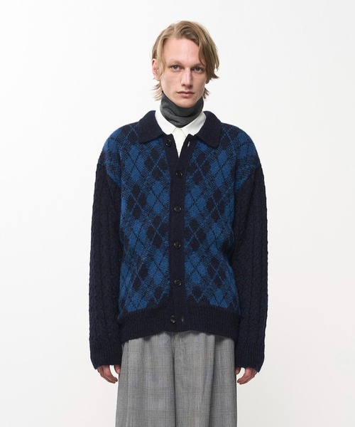 Juha(ユハ)の「COLLARED ARGYLE CARDIGAN(カーディガン/ボレロ・メンズ・ネイビー/ブラウン/ブラック・4/3)」の1枚目の写真