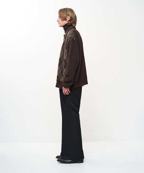 Juha(ユハ)の「COLLARED ARGYLE CARDIGAN(カーディガン/ボレロ・メンズ・ネイビー/ブラウン/ブラック・4/3)」の8枚目の写真