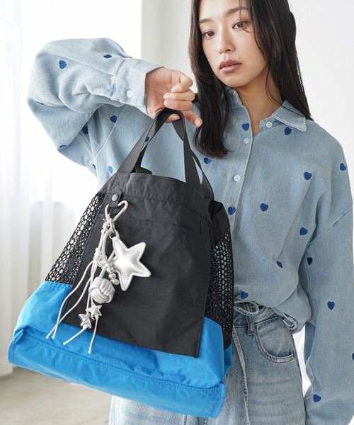 mili an deni（ミリアンデニ）の「リバーシブルメッシュトートバッグ（トートバッグ・レディース・ライトブルー/ブラック/ピンク/ベージュ・F）」の2枚目の写真
