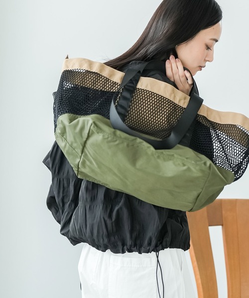 mili an deni（ミリアンデニ）の「リバーシブルメッシュトートバッグ（トートバッグ・レディース・ライトブルー/ブラック/ピンク/ベージュ・F）」の9枚目の写真