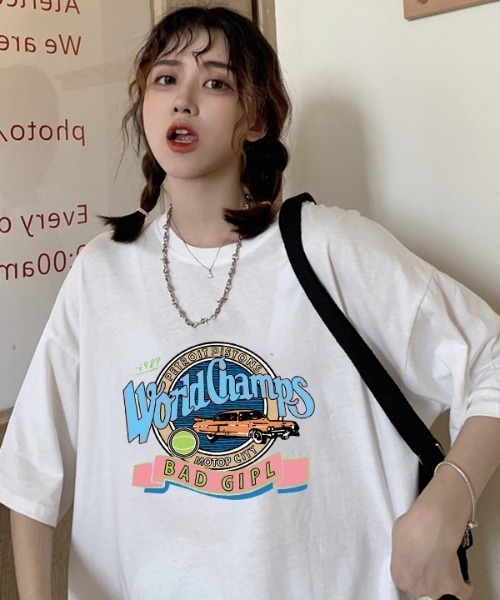 ARCADE(アーケード)の「カレッジロゴ Tシャツ 半袖 ビッグシルエット ヴィンテージスタイル テロンテロン生地(Tシャツ/カットソー・レディース・ホワイト/ブラック/ホワイト系2/ブラック系2・フリー)」の6枚目の写真