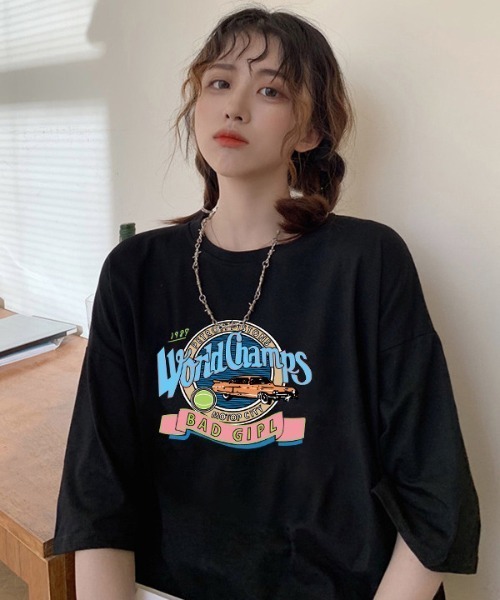 ARCADE(アーケード)の「カレッジロゴ Tシャツ 半袖 ビッグシルエット ヴィンテージスタイル テロンテロン生地(Tシャツ/カットソー・レディース・ホワイト/ブラック/ホワイト系2/ブラック系2・フリー)」の22枚目の写真