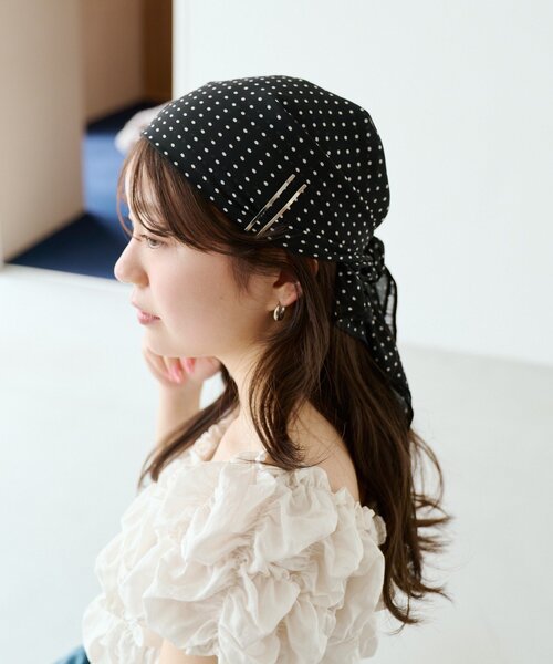 Kastane(カスタネ)の「マルチスクエアスカーフ(バンダナ/スカーフ・レディース・レモンイエロー/ブラック/ベージュ/ブラウン・FREE)」の2枚目の写真