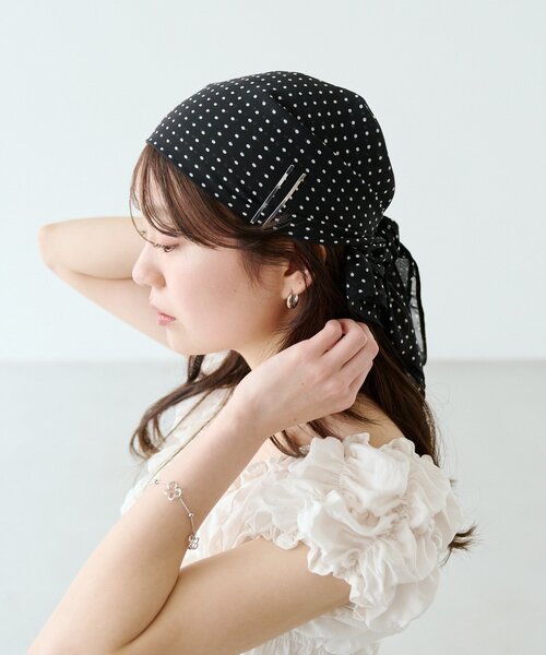 Kastane(カスタネ)の「マルチスクエアスカーフ(バンダナ/スカーフ・レディース・レモンイエロー/ブラック/ベージュ/ブラウン・FREE)」の8枚目の写真