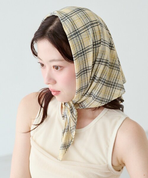 Kastane(カスタネ)の「マルチスクエアスカーフ(バンダナ/スカーフ・レディース・レモンイエロー/ブラック/ベージュ/ブラウン・FREE)」の11枚目の写真