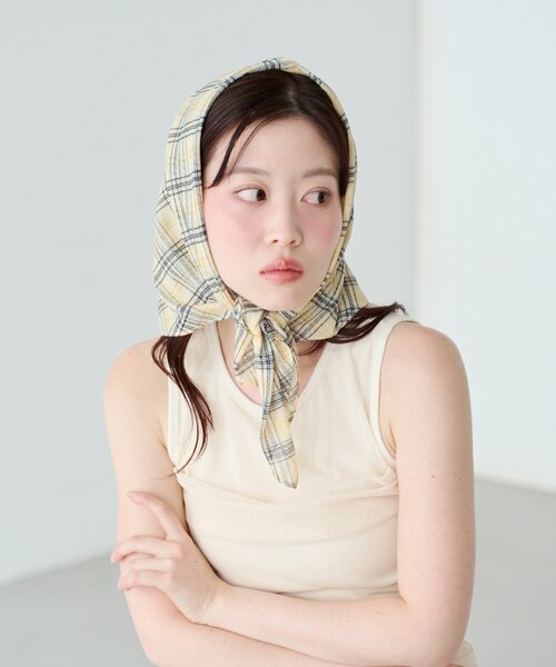 Kastane(カスタネ)の「マルチスクエアスカーフ(バンダナ/スカーフ・レディース・レモンイエロー/ブラック/ベージュ/ブラウン・FREE)」の14枚目の写真