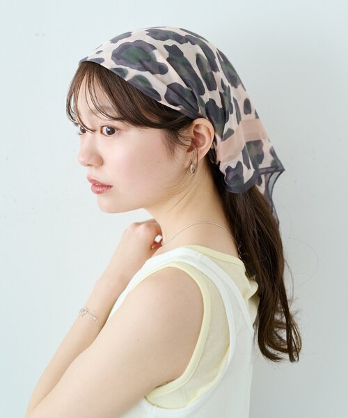 Kastane(カスタネ)の「マルチスクエアスカーフ(バンダナ/スカーフ・レディース・レモンイエロー/ブラック/ベージュ/ブラウン・FREE)」の15枚目の写真