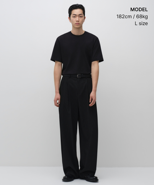 MUSINSA STANDARD（ムシンサスタンダード）の「レギュラークルネックTシャツ[ブラック]（Tシャツ/カットソー・メンズ・その他・SMALL/MEDIUM/LARGE/X-LARGE/2XL/3XL）」の2枚目の写真