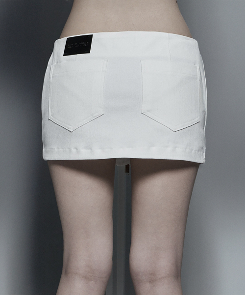 ETRE AU SOMMET(エトレオソメ)の「Front Zipper Belt Detail Mini Skirt (White)(スカート・レディース・ホワイト・FREE)」の11枚目の写真