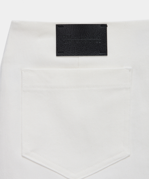 ETRE AU SOMMET(エトレオソメ)の「Front Zipper Belt Detail Mini Skirt (White)(スカート・レディース・ホワイト・FREE)」の5枚目の写真