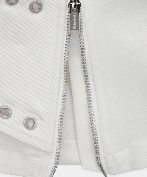 ETRE AU SOMMET(エトレオソメ)の「Front Zipper Belt Detail Mini Skirt (White)(スカート・レディース・ホワイト・FREE)」の3枚目の写真