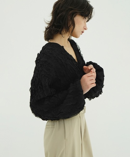 CLANE(クラネ)の「TOPSTITCHED FRILL BOLERO(カーディガン/ボレロ・レディース・ブラック/アイボリー・F)」の16枚目の写真