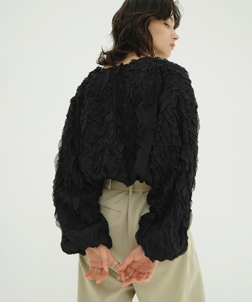 CLANE(クラネ)の「TOPSTITCHED FRILL BOLERO(カーディガン/ボレロ・レディース・ブラック/アイボリー・F)」の18枚目の写真