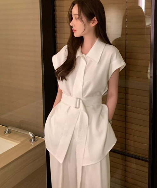 semplice(センプリチェ)の「ベルト付き シャツ ワイドパンツ セットアップ(セットアップ・レディース・ホワイト/ブラック/グレー・F)」の6枚目の写真