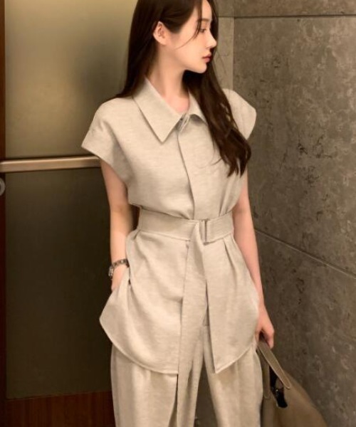 semplice(センプリチェ)の「ベルト付き シャツ ワイドパンツ セットアップ(セットアップ・レディース・ホワイト/ブラック/グレー・F)」の15枚目の写真