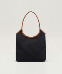 TUO（トゥオ）の「ARC MEDIUM NYLON BLACK   アークミディアムナイロンブラック（ショルダーバッグ）」