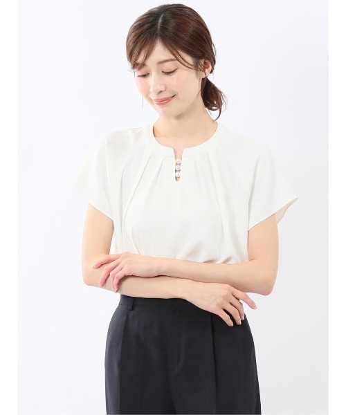 m.f.editorial(エムエフエディトリアル)の「【Tブラウス ストレッチ ウォッシャブル】m.f.エディトリアル レディース キーネック 半袖 プルオーバー ブラウス(シャツ/ブラウス・レディース・グレー系その他2/ネイビー/アイボリー/ピンク系その他・MEDIUM/LARGE)」の1枚目の写真