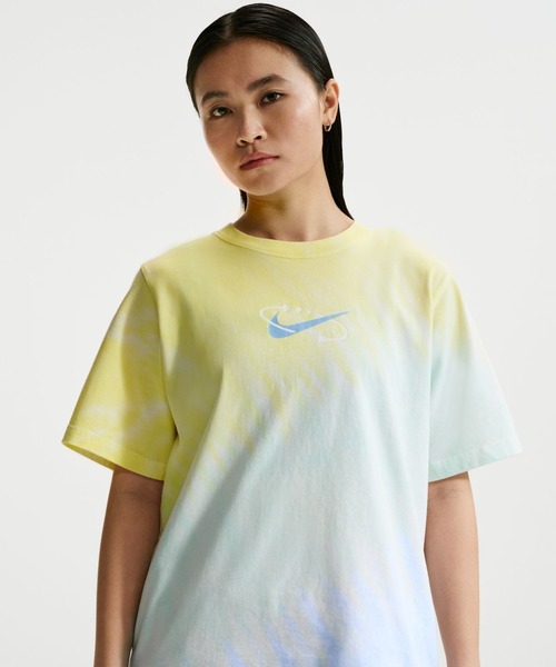 NIKE（ナイキ）の「ナイキ NIKE ナイキ   NSW プール パーティ S/S Tシャツ（Tシャツ/カットソー・レディース・ピンク/ライトグリーン・S/M/L/XL）」の2枚目の写真