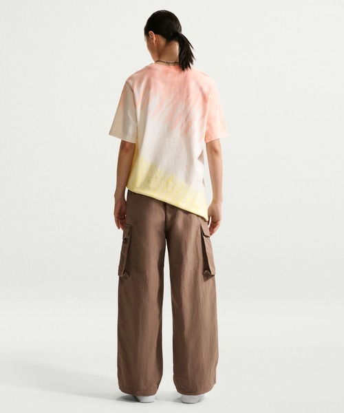 NIKE（ナイキ）の「ナイキ NIKE ナイキ   NSW プール パーティ S/S Tシャツ（Tシャツ/カットソー・レディース・ピンク/ライトグリーン・S/M/L/XL）」の10枚目の写真