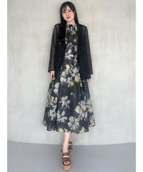 MERCURYDUO(マーキュリーデュオ)の「フラワータックギャザーワンピース(ワンピース・レディース・アイボリー/チャコールグレー・FREE)」の11枚目の写真