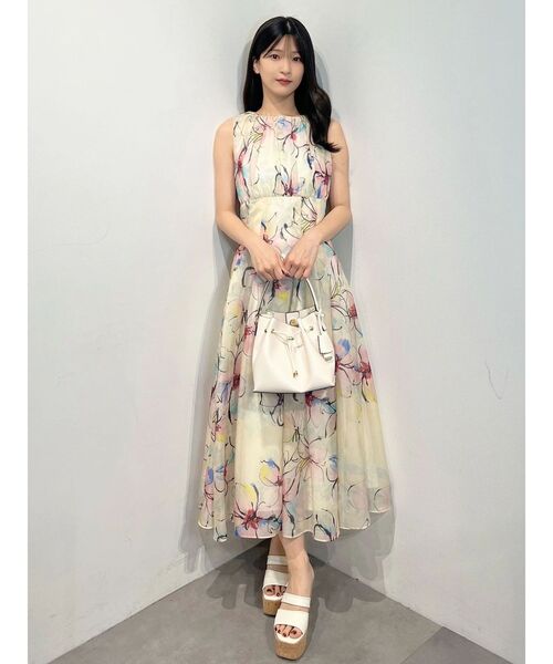 MERCURYDUO(マーキュリーデュオ)の「フラワータックギャザーワンピース(ワンピース・レディース・アイボリー/チャコールグレー・FREE)」の18枚目の写真