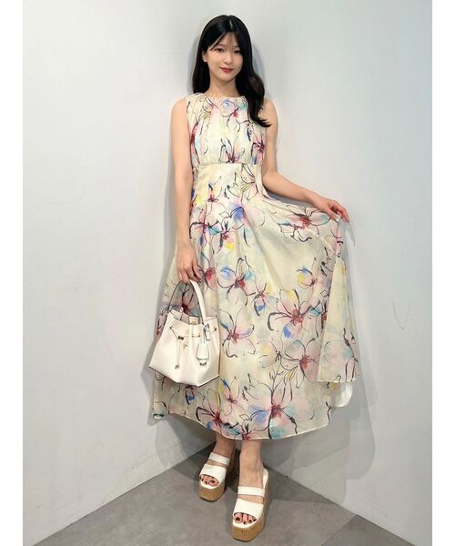 MERCURYDUO(マーキュリーデュオ)の「フラワータックギャザーワンピース(ワンピース・レディース・アイボリー/チャコールグレー・FREE)」の19枚目の写真