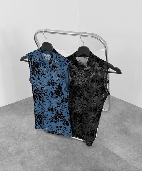LVEU.(ラブユ.)の「【LVEU.】フックデザインレースシアーノースリーブトップス / トップス シアー チャイナ レース ノースリー インナー ブラック ブルー(Tシャツ/カットソー・レディース・ブルー/ブラック・FREE)」の7枚目の写真
