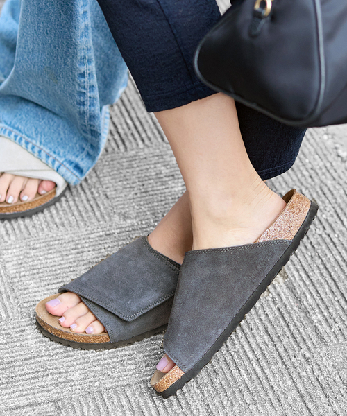 BIRKENSTOCK(ビルケンシュトック)の「ベイクルーズ限定モデル【BIRKENSTOCK/ビルケンシュトック】SOLANA(サンダル・レディース・チャコールグレー/アイボリー・22.5cm/23cm/24cm/24.5cm/25cm)」の2枚目の写真