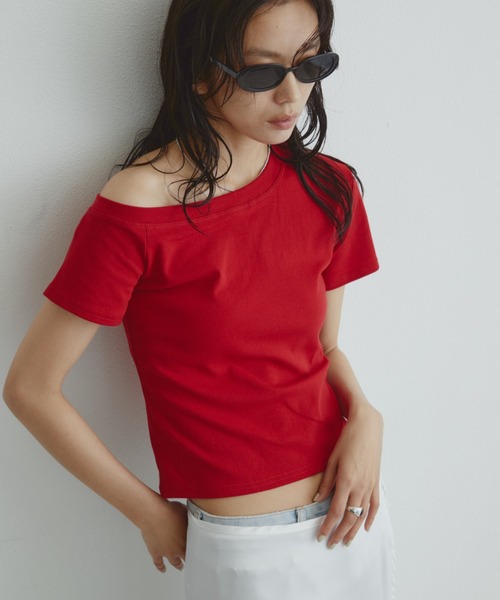 DRWCYS(ドロシーズ)の「【4色展開】ベーシックオフショルTEE(Tシャツ/カットソー・レディース・レッド/ホワイト/ライトブルー/ブラック・FREE)」の20枚目の写真