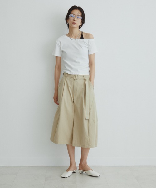 DRWCYS(ドロシーズ)の「【4色展開】ベーシックオフショルTEE(Tシャツ/カットソー・レディース・レッド/ホワイト/ライトブルー/ブラック・FREE)」の9枚目の写真
