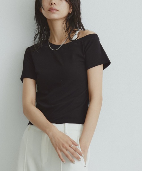 DRWCYS(ドロシーズ)の「【4色展開】ベーシックオフショルTEE(Tシャツ/カットソー・レディース・レッド/ホワイト/ライトブルー/ブラック・FREE)」の11枚目の写真