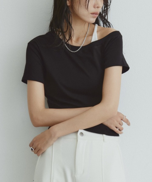 DRWCYS(ドロシーズ)の「【4色展開】ベーシックオフショルTEE(Tシャツ/カットソー・レディース・レッド/ホワイト/ライトブルー/ブラック・FREE)」の14枚目の写真