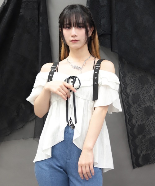 NIBBLE POISON（ニブルポイズン）の「オフショルフレア袖トップス（シャツ/ブラウス・レディース・ホワイト/ブラック/ブルーグレー・MEDIUM）」の9枚目の写真