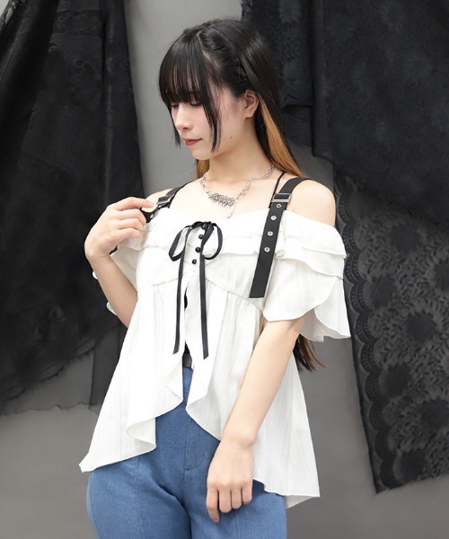 NIBBLE POISON（ニブルポイズン）の「オフショルフレア袖トップス（シャツ/ブラウス・レディース・ホワイト/ブラック/ブルーグレー・MEDIUM）」の11枚目の写真