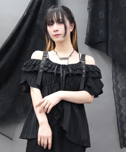 NIBBLE POISON（ニブルポイズン）の「オフショルフレア袖トップス（シャツ/ブラウス・レディース・ホワイト/ブラック/ブルーグレー・MEDIUM）」の14枚目の写真
