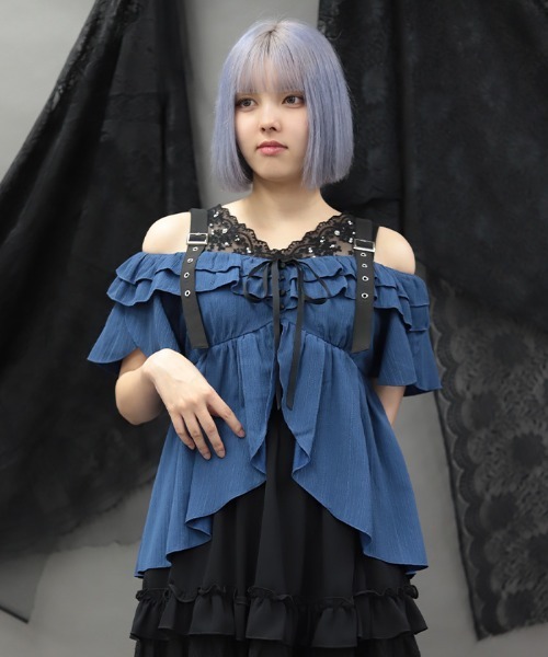 NIBBLE POISON（ニブルポイズン）の「オフショルフレア袖トップス（シャツ/ブラウス・レディース・ホワイト/ブラック/ブルーグレー・MEDIUM）」の18枚目の写真