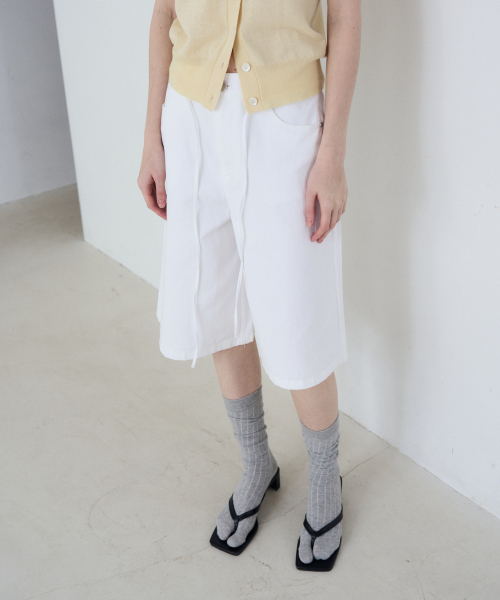 FROMWHERE(フロムウェア)の「ストリングバミューダパンツ O/ホワイト(その他パンツ・レディース・その他・SMALL/MEDIUM)」の2枚目の写真