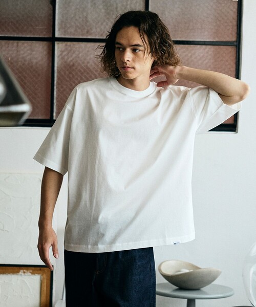 Russell Athletic(ラッセルアスレティック)の「限定展開 RUSSELL ATHLETIC×FREAK'S STORE ラッセル アスレチック 別注 プレミアム ワイド クルーネック Tシャツ カットソー 半袖 シルケット(Tシャツ/カットソー・メンズ・ホワイト/ネイビー/サックスブルー/ブラック・SMALL/MEDIUM/LARGE)」の8枚目の写真