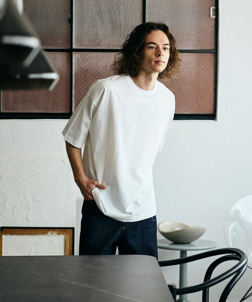 Russell Athletic(ラッセルアスレティック)の「限定展開 RUSSELL ATHLETIC×FREAK'S STORE ラッセル アスレチック 別注 プレミアム ワイド クルーネック Tシャツ カットソー 半袖 シルケット(Tシャツ/カットソー・メンズ・ホワイト/ネイビー/サックスブルー/ブラック・SMALL/MEDIUM/LARGE)」の7枚目の写真