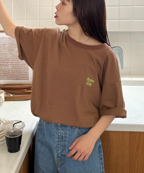 CIAOPANIC TYPY（チャオパニックティピー）の「【UNISEX】ピンボーダーワンポイント刺繍ロゴTシャツ（Tシャツ/カットソー・メンズ・ブルー/チャコールグレー/ブラウン・LARGE/MEDIUM）」の3枚目の写真