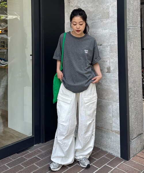 CIAOPANIC TYPY（チャオパニックティピー）の「【UNISEX】ピンボーダーワンポイント刺繍ロゴTシャツ（Tシャツ/カットソー・メンズ・ブルー/チャコールグレー/ブラウン・LARGE/MEDIUM）」の20枚目の写真