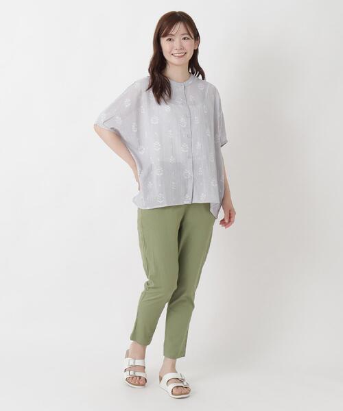 one'sterrace（ワンズテラス）の「麻プリント前開きブラウス（シャツ/ブラウス・レディース・グレー系4/グレー系その他7/オリーブ系3・02）」の4枚目の写真